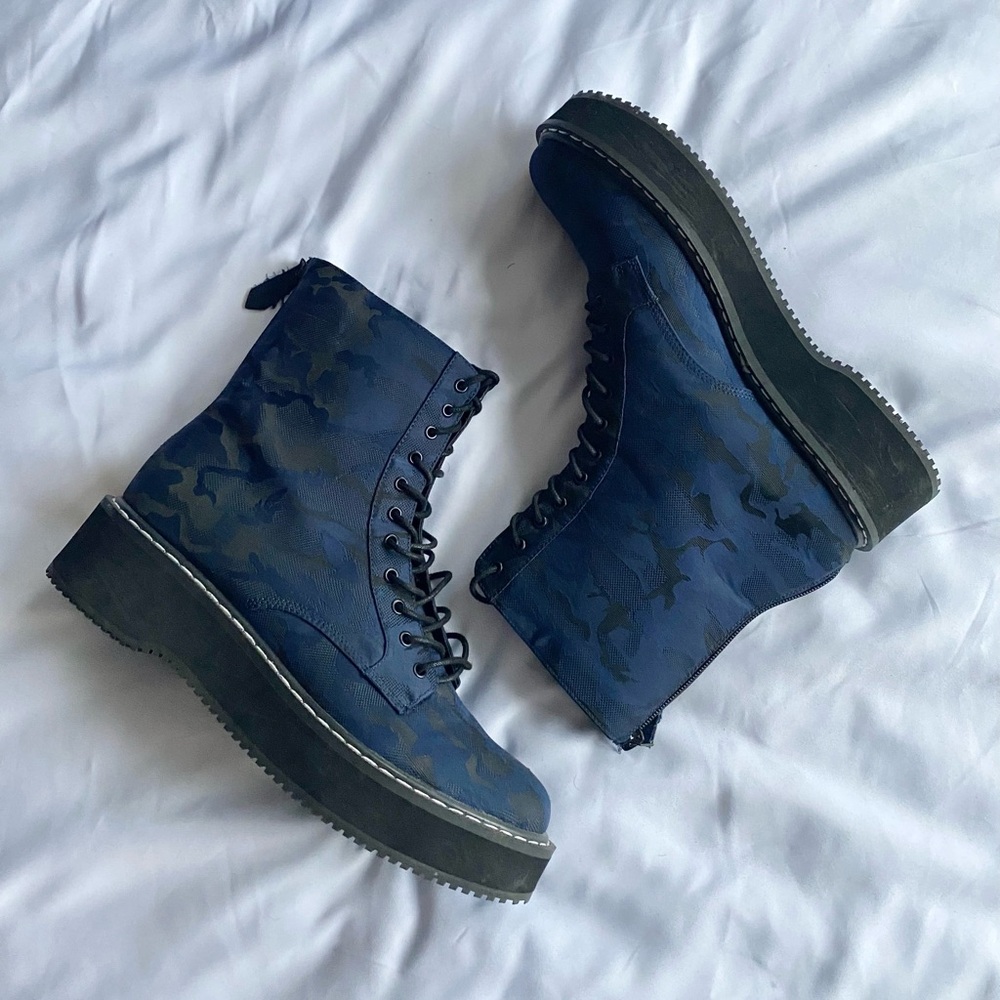 Kendall & Kylie Blue Camouflage Boots Size 10